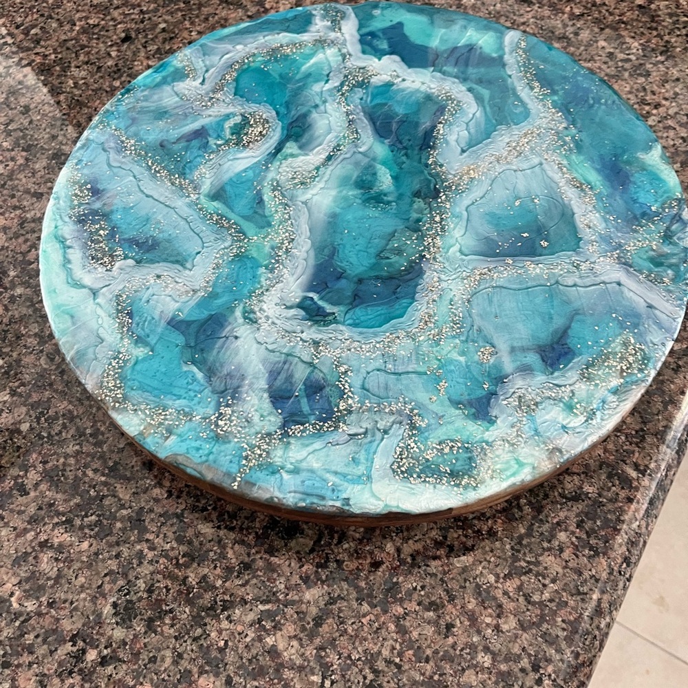 Hand made Resin design Lazy Suzy.